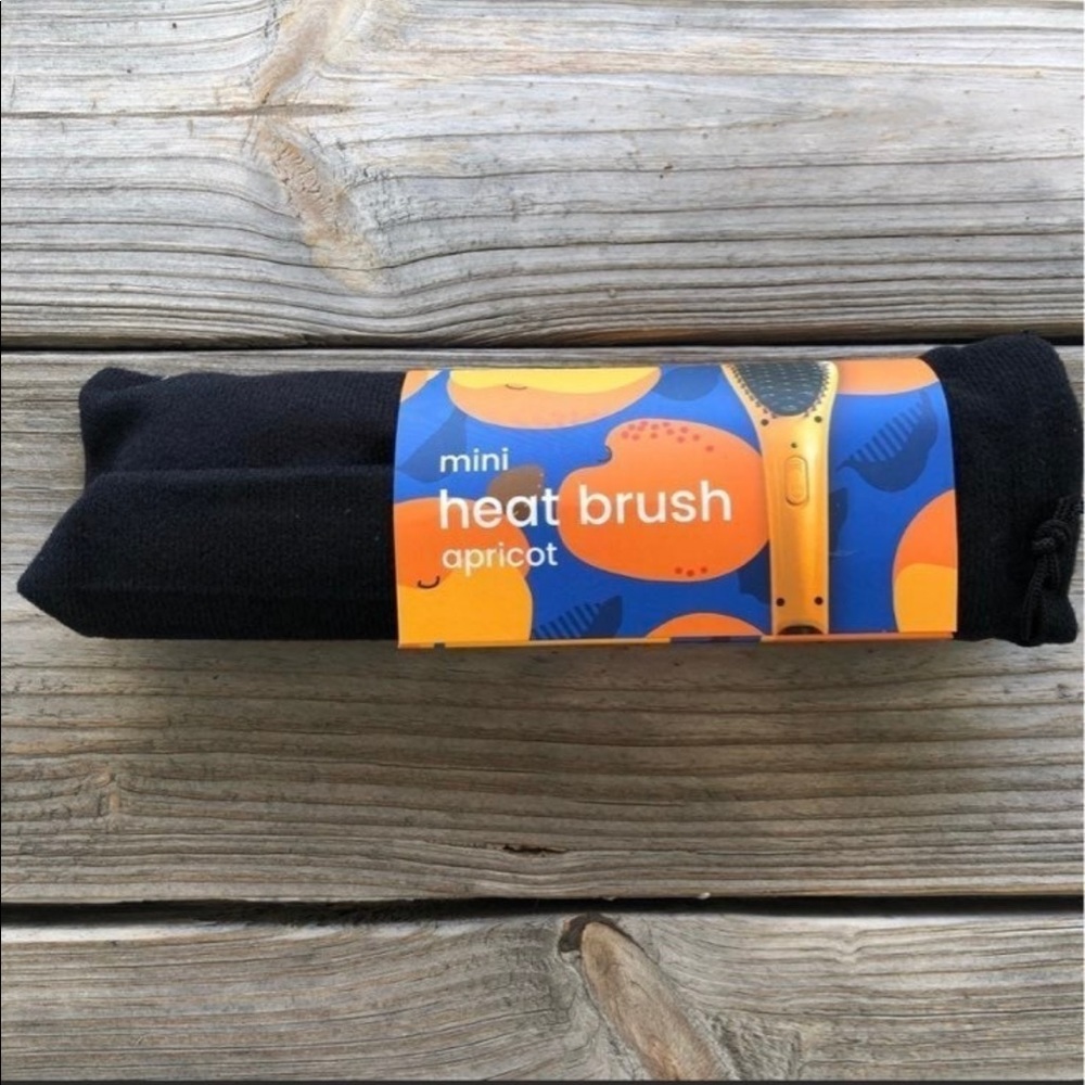 ☀️ Soleil Hair Tools Mini Heat Brush in Apricot - Picture 6 of 7